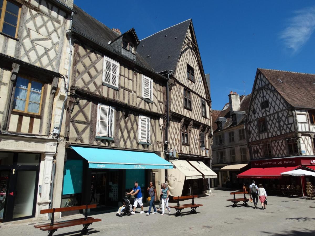 Appartement Coquet Centre Ville Filigrando Bourges Buitenkant foto