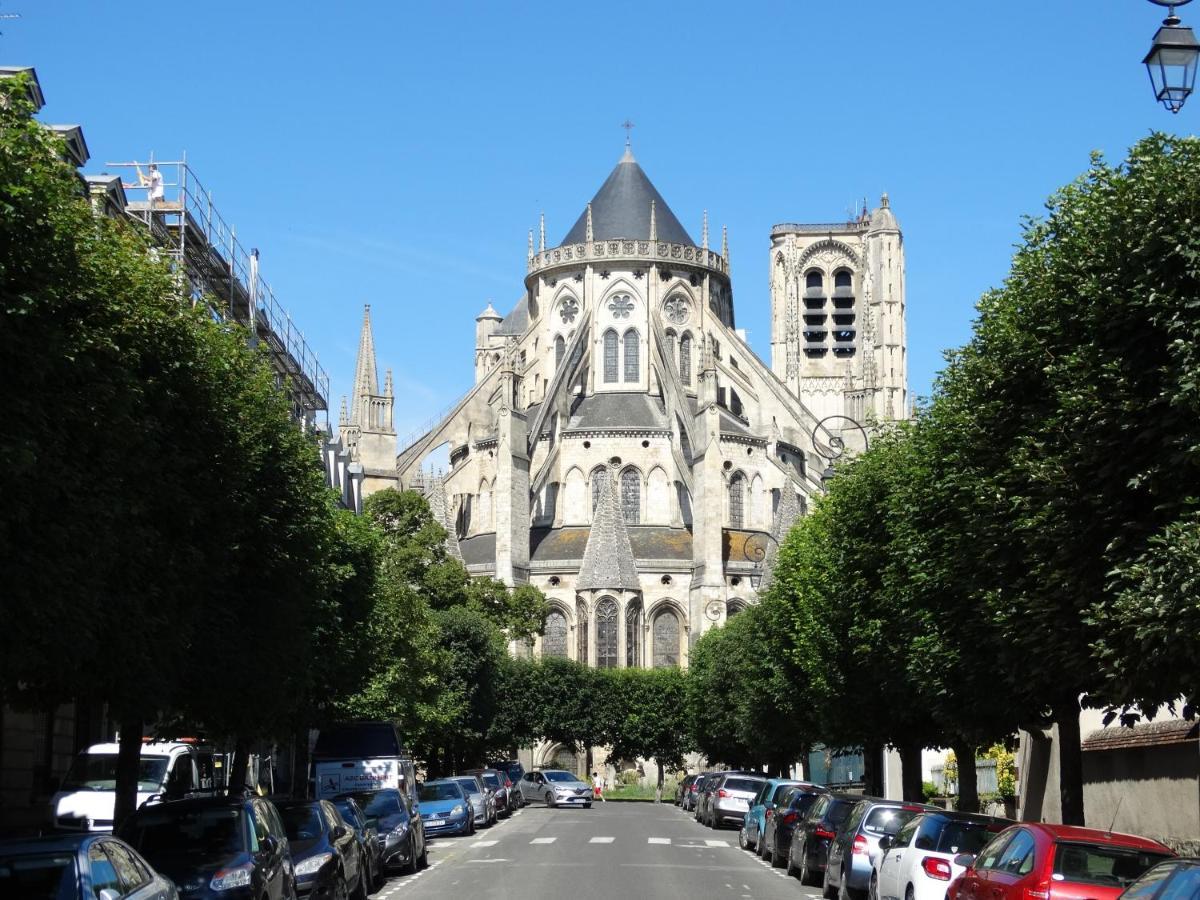 Appartement Coquet Centre Ville Filigrando Bourges Buitenkant foto